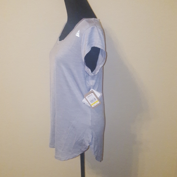❤HP❤️NWT Reebok Silver Sconce Cap-Sleeve Top❤ - Picture 8 of 11
